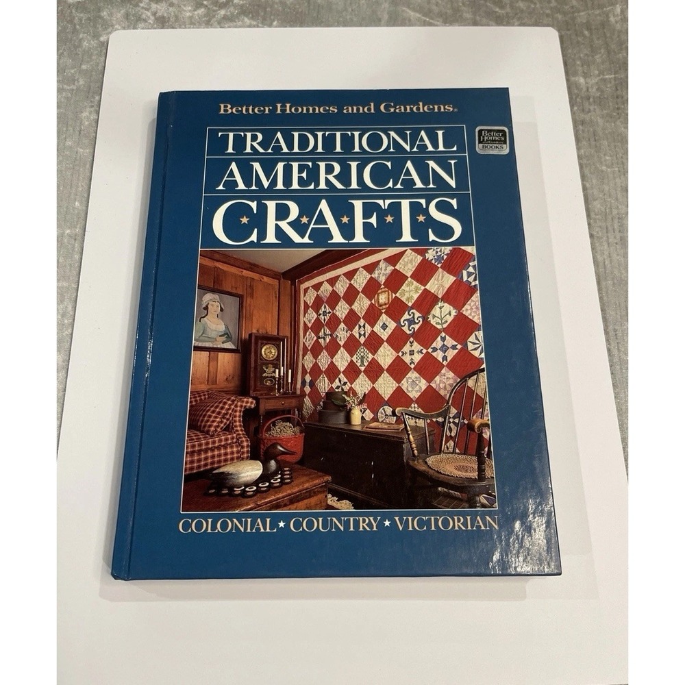 TRADITIONAL AMERICAN CRAFTS 1988 FIRST EDITION, FIRST PRINTING GLOSSY HARD COVER